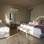 Maja Luxury מלון