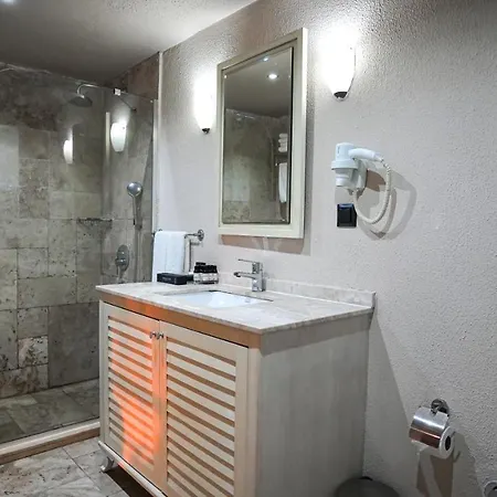 Готель Maja Luxury 4*