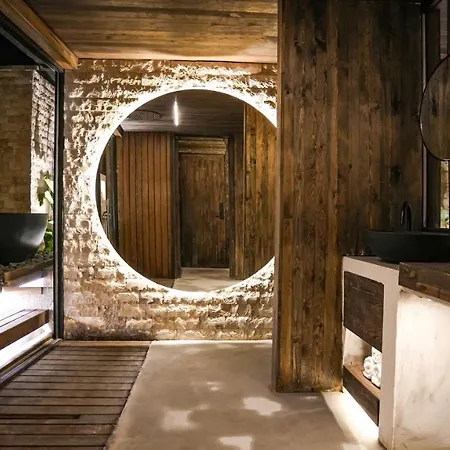 Готель Maja Luxury 4*