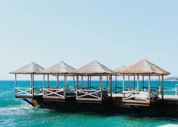 מלון Maja Luxury 4*