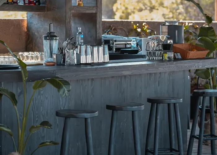 מלון Maja Luxury 4*