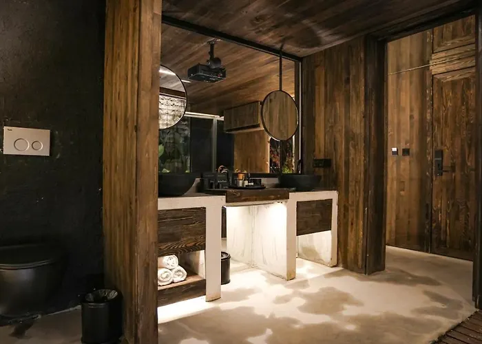 מלון Maja Luxury 4*